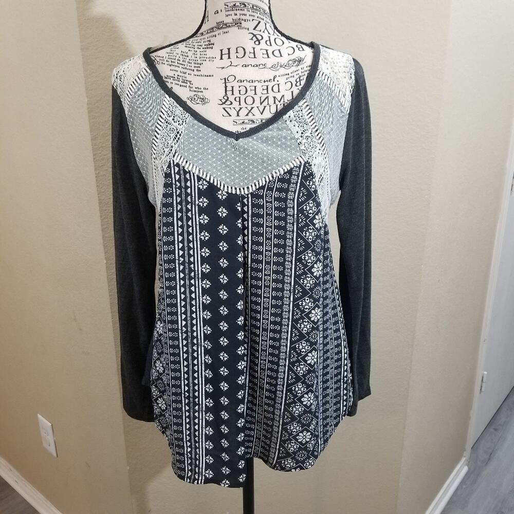 Taylor‎ and Sage top size Medium